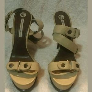 Vera wang heels sz 9.5